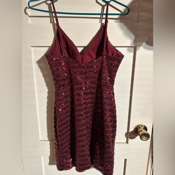 NOX Anabel homecoming dress burgundy Sz 4 - Picture 3 of 4